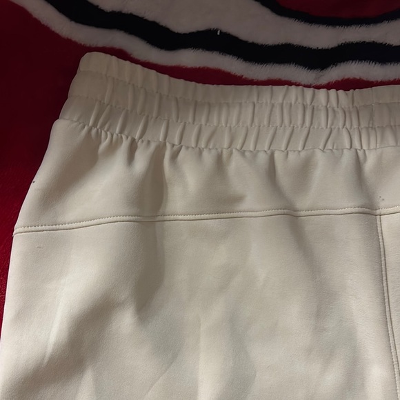 Women's Cream Shorts - Picture 5 of 8